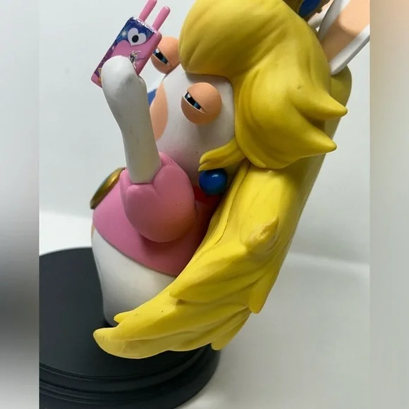Mario + Rabbids Kingdom Battle - Rabbid Peach Figure 📱🤪 - Picture 6 of 11